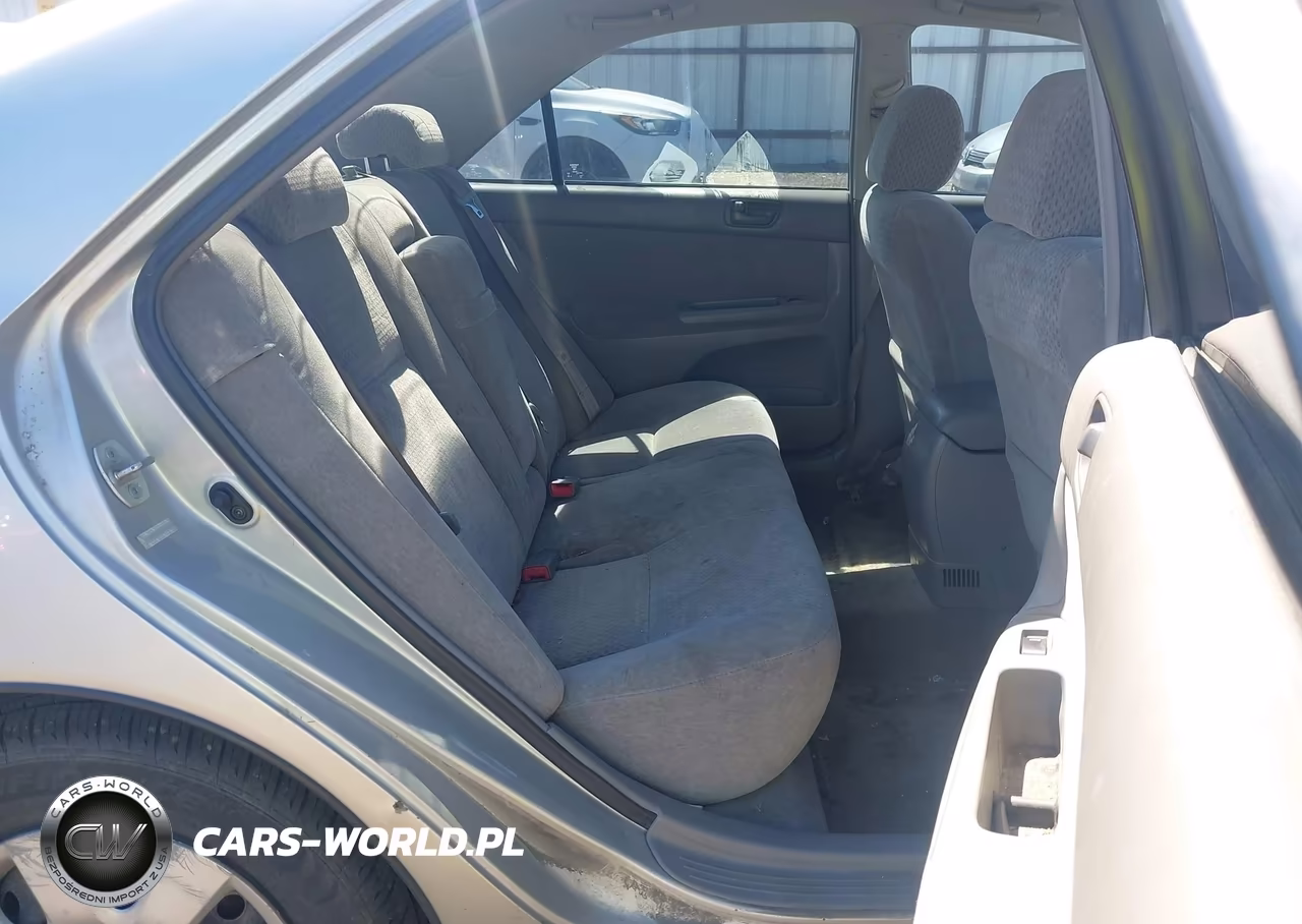 2002 Toyota Camry Le VIN:4T1BE32K52U104338 - 8
