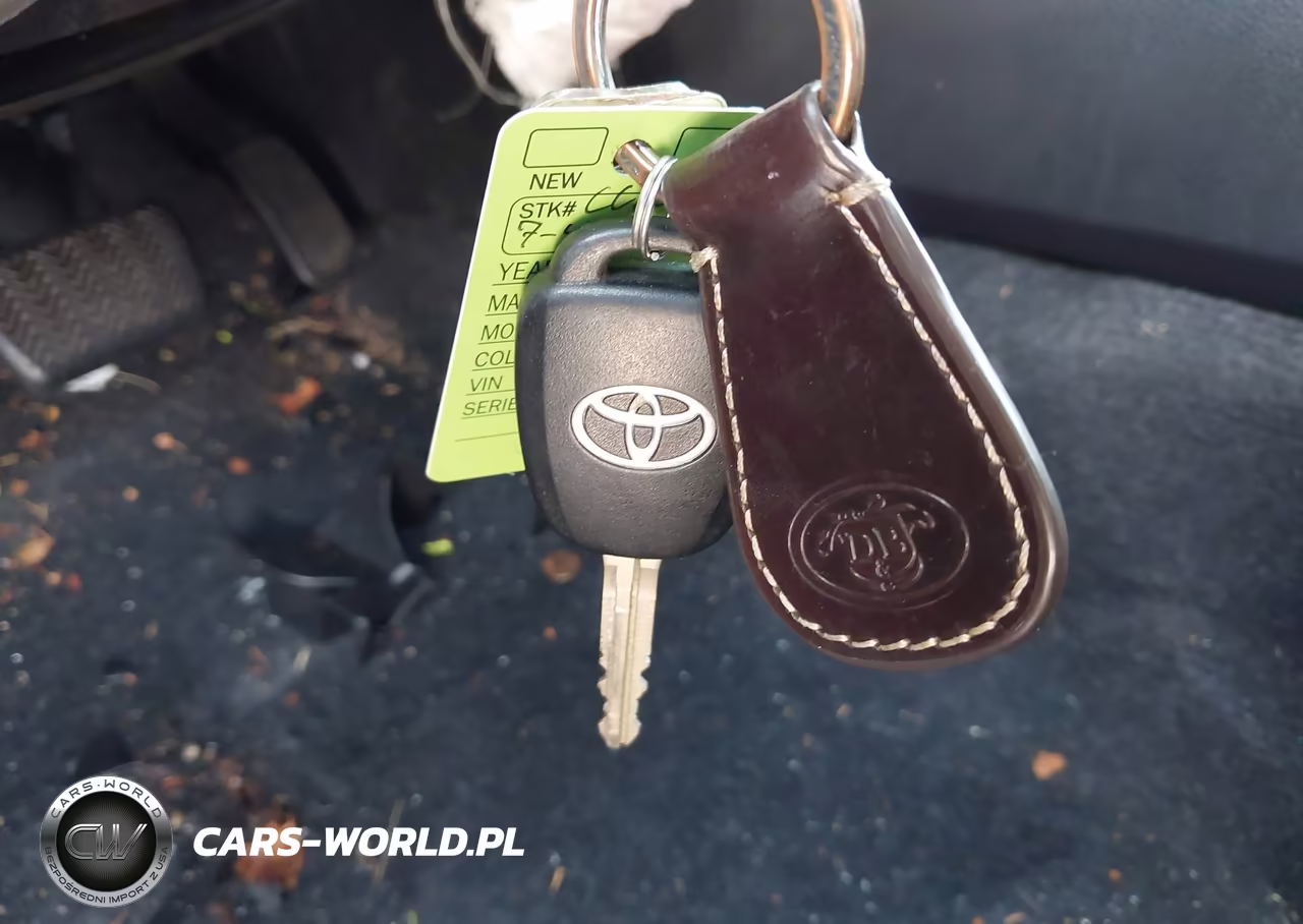 2018 Toyota Rav4 Le VIN:2T3ZFREV0JW475840 - 11