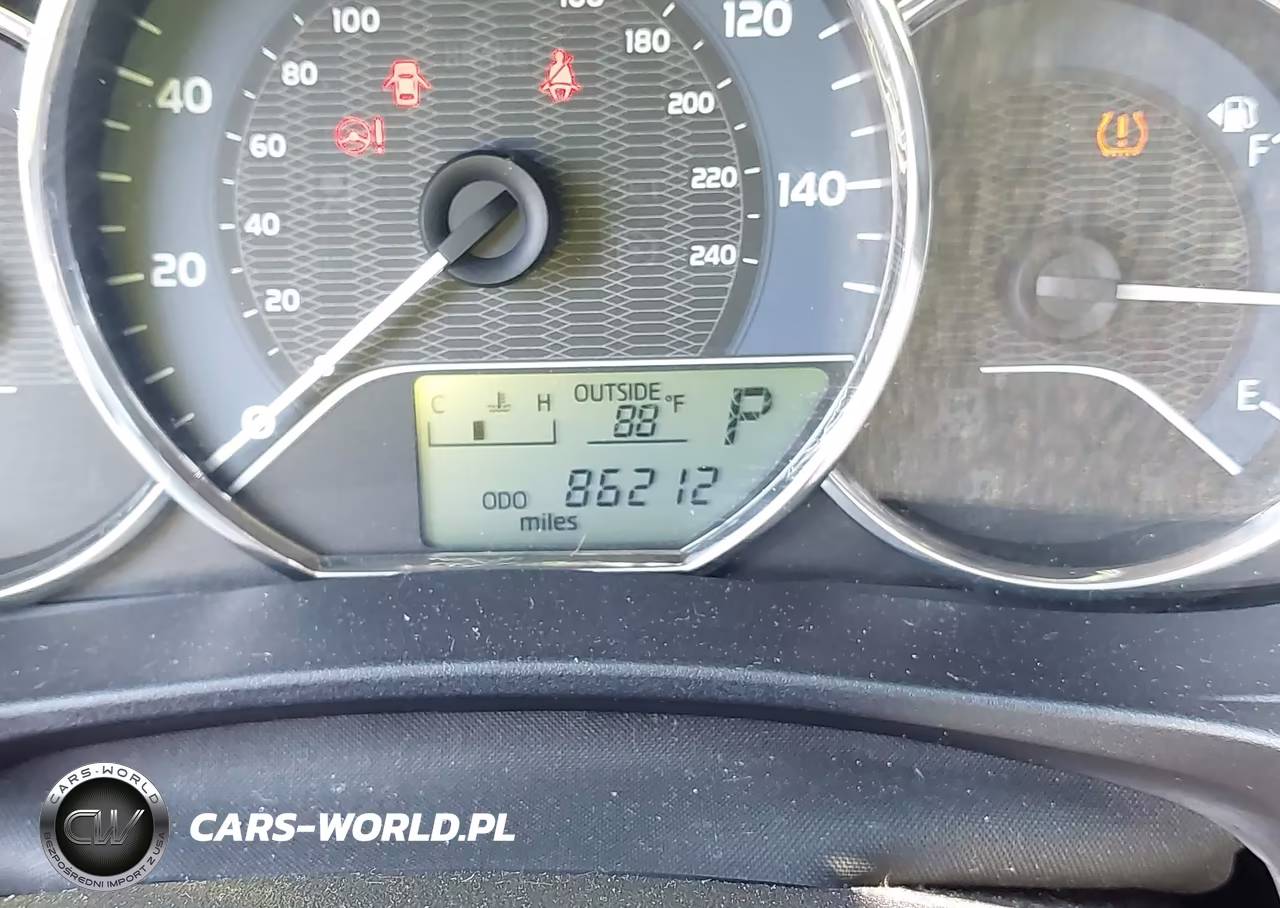 2015 Toyota Corolla Le VIN:2T1BURHE8FC346085 - 16