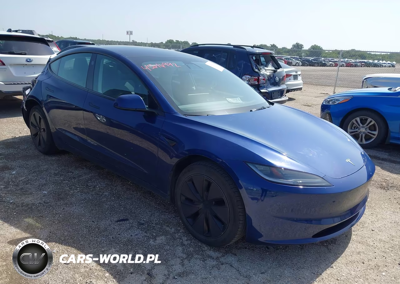 2025 Tesla Model 3 – zdjęcie 1 z 18