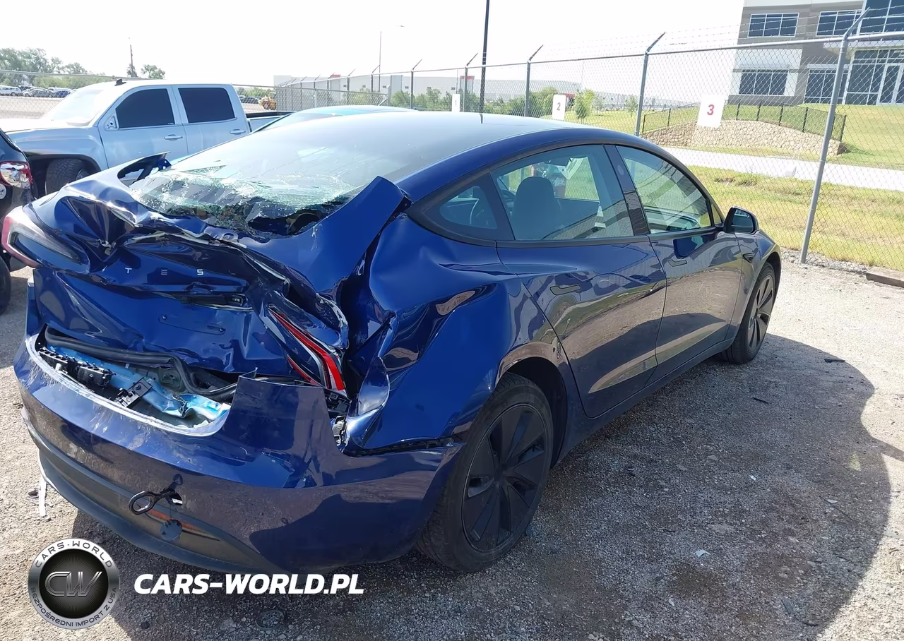 2025 Tesla Model 3 VIN:5YJ3E1EA9SF912250 - 4