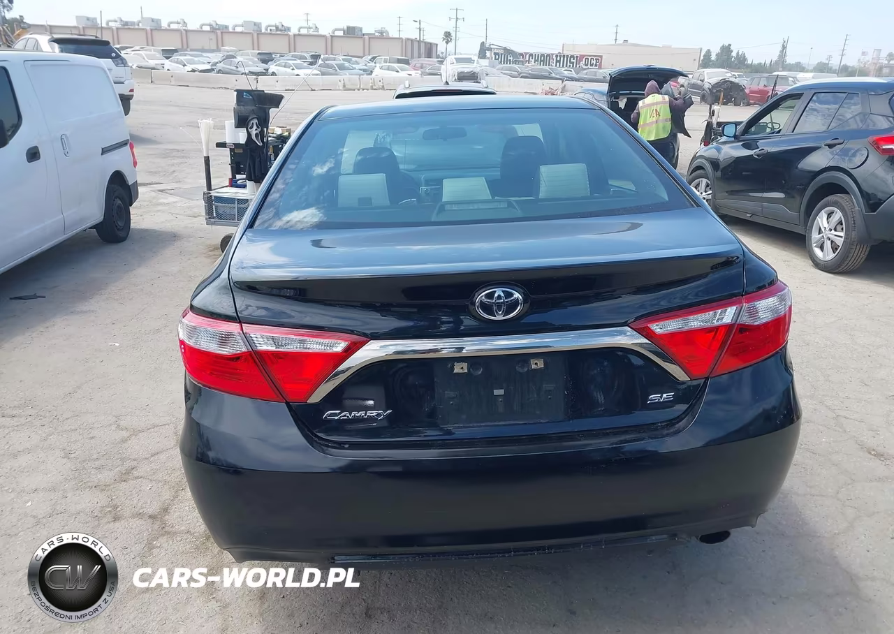 2015 Toyota Camry Se VIN:4T1BF1FKXFU033672 - 15