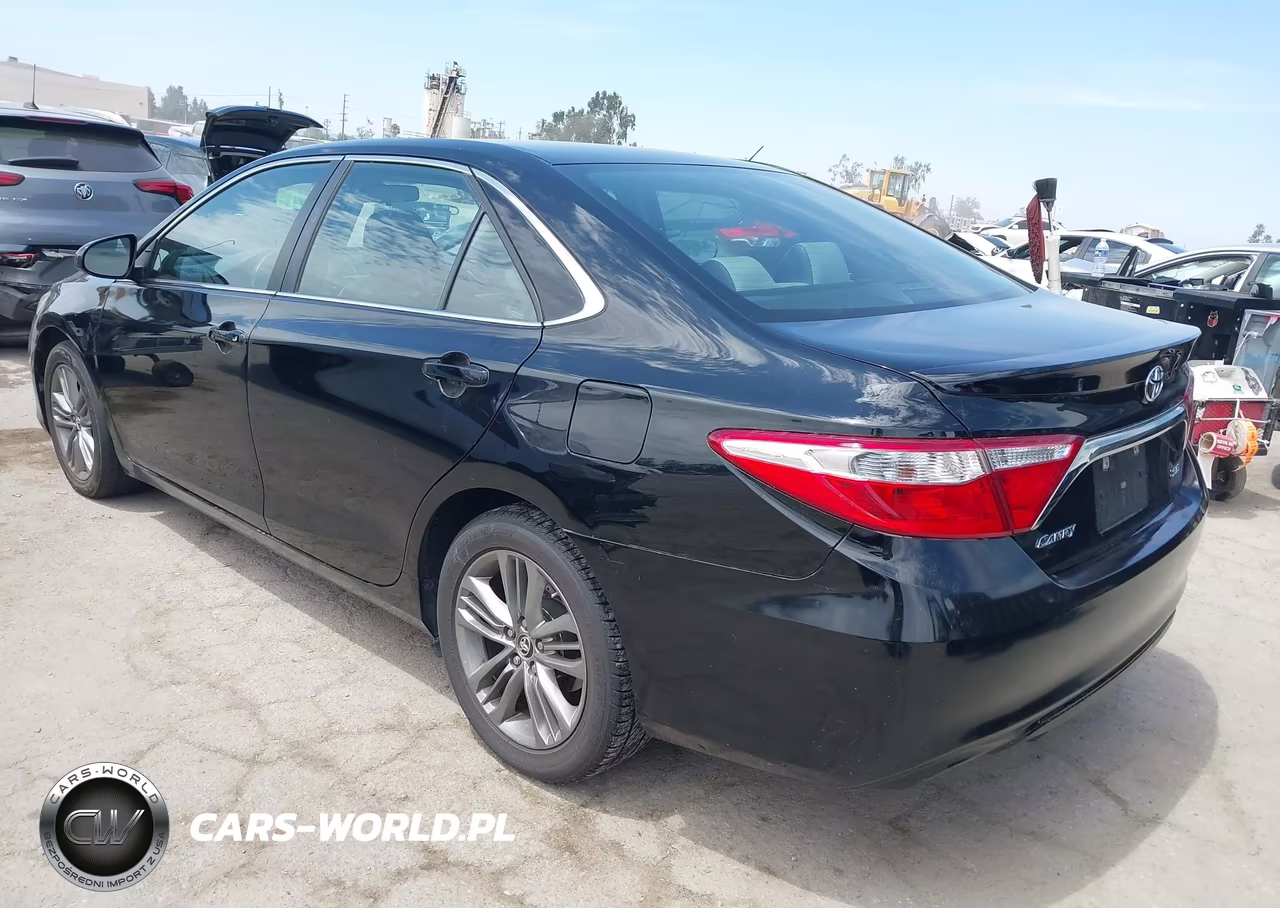 2015 Toyota Camry Se VIN:4T1BF1FKXFU033672 - 3