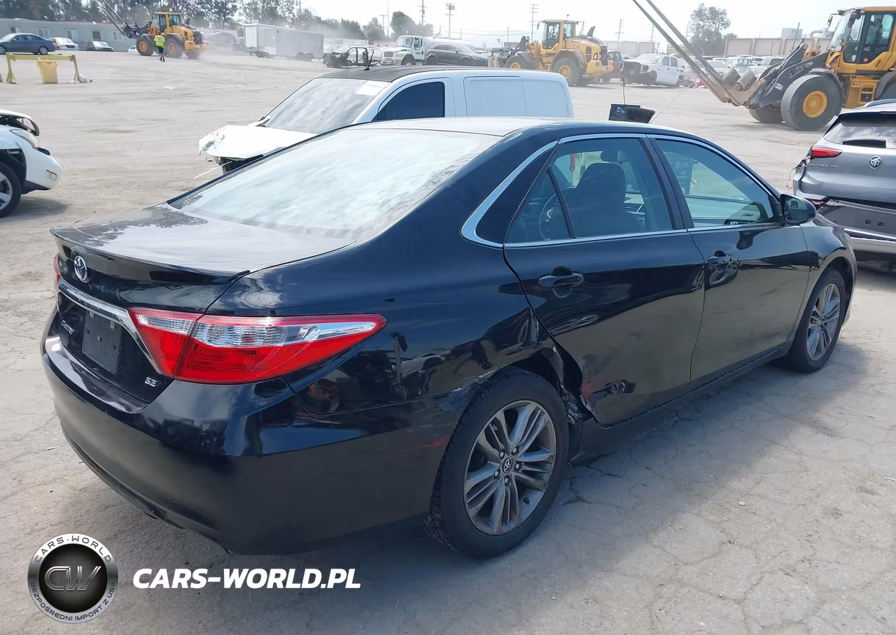 2015 Toyota Camry Se VIN:4T1BF1FKXFU033672 - 4