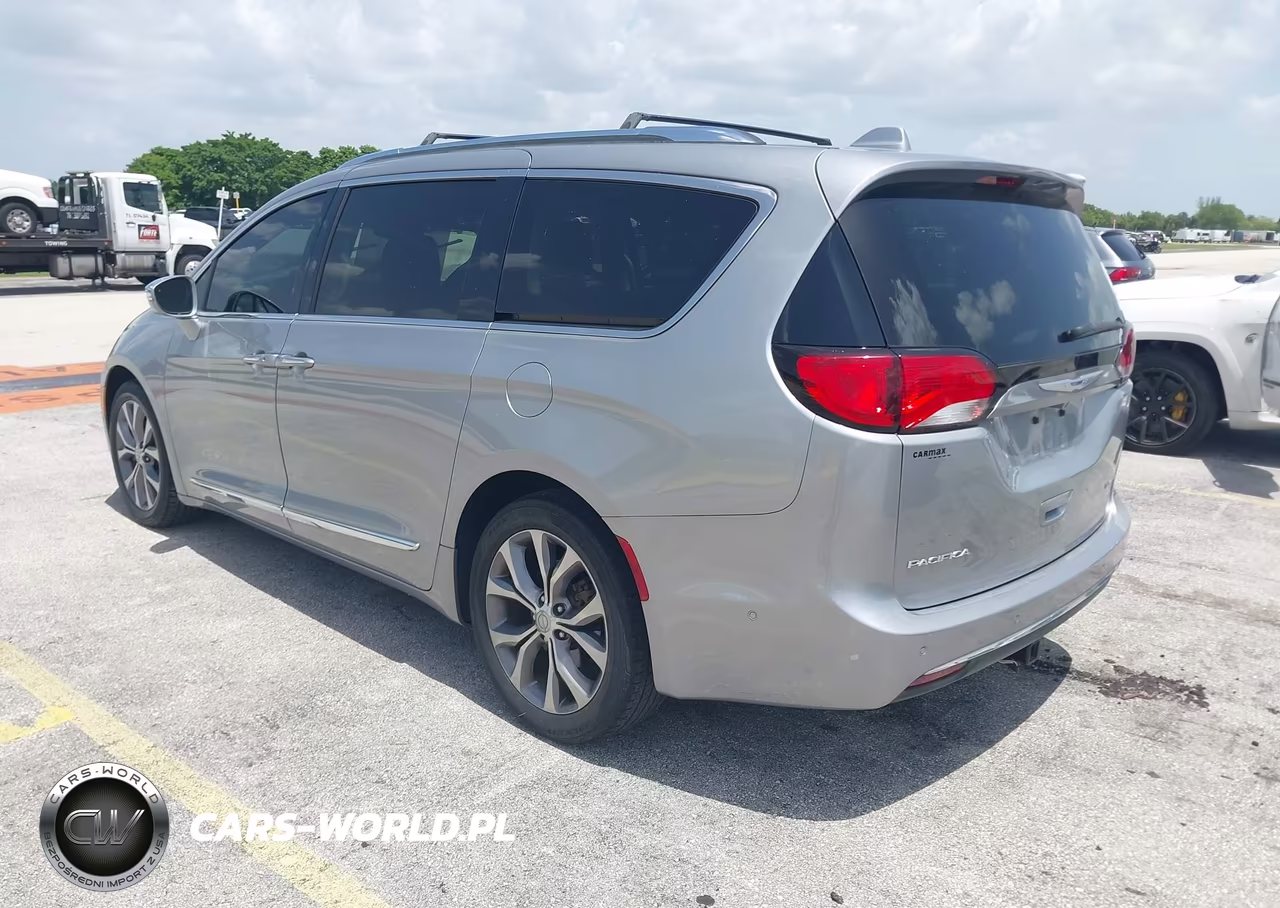 2019 Chrysler Pacifica Limited VIN:2C4RC1GG4KR508519 - 3