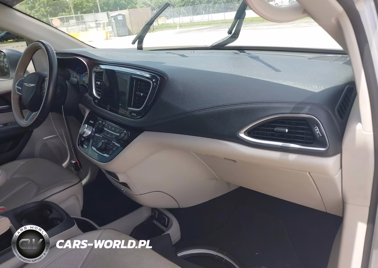 2019 Chrysler Pacifica Limited VIN:2C4RC1GG4KR508519 - 5
