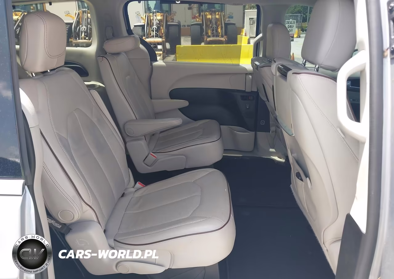 2019 Chrysler Pacifica Limited VIN:2C4RC1GG4KR508519 - 8