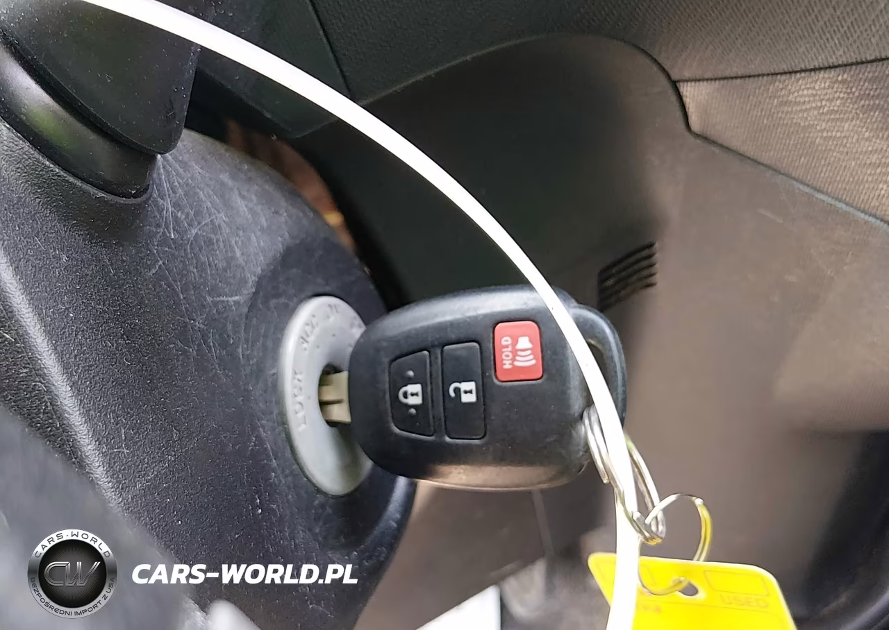 2014 Toyota Prius C One VIN:JTDKDTB37E1563862 - 11
