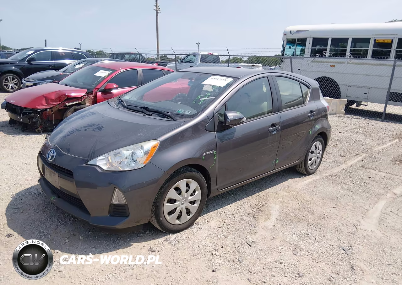 2014 Toyota Prius C One VIN:JTDKDTB37E1563862 - 2