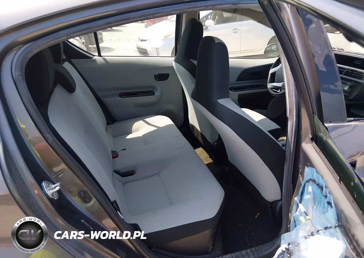 2014 Toyota Prius C One VIN:JTDKDTB37E1563862 - 8