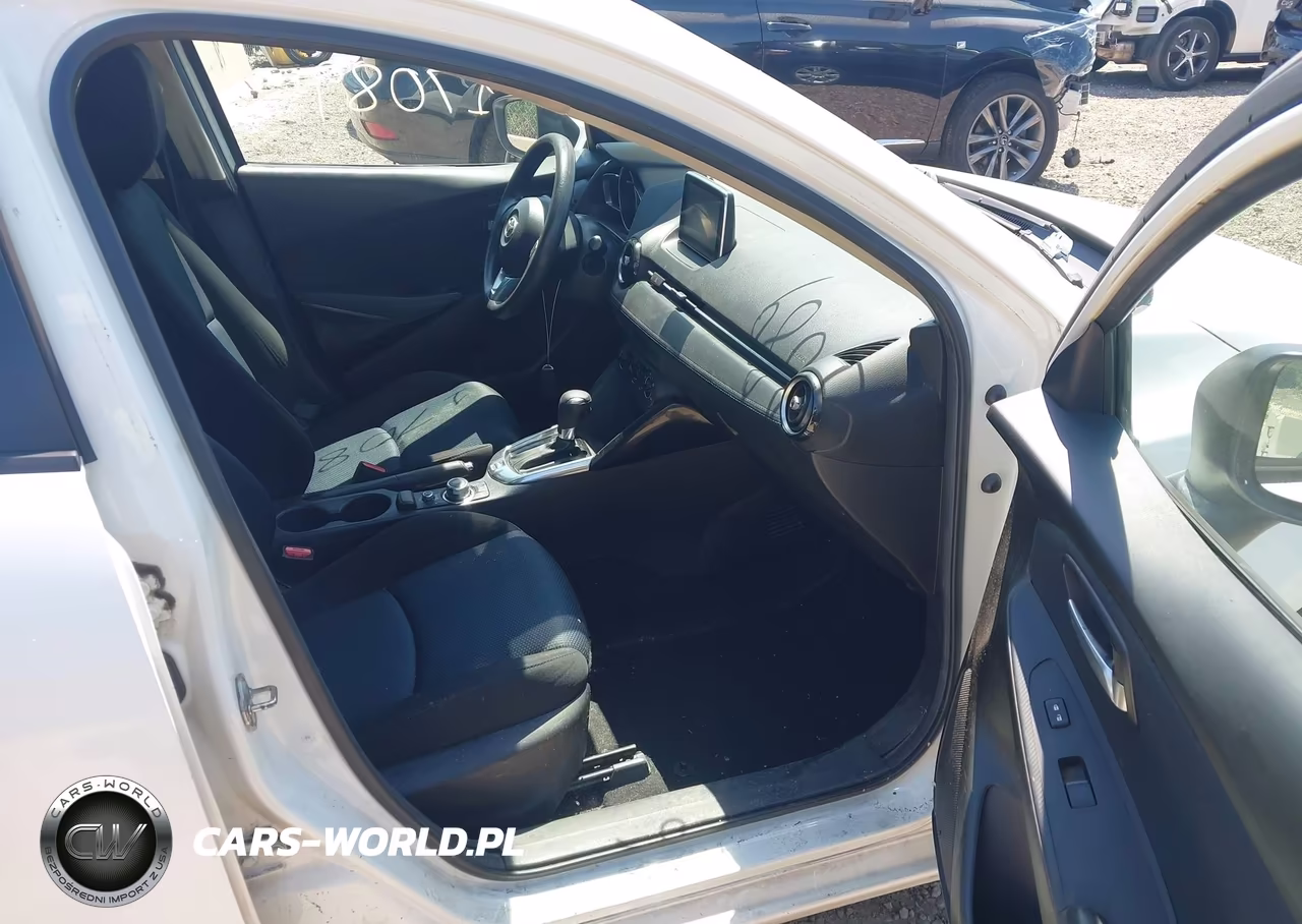2017 Toyota Yaris Ia VIN:3MYDLBYV5HY172631 - 5