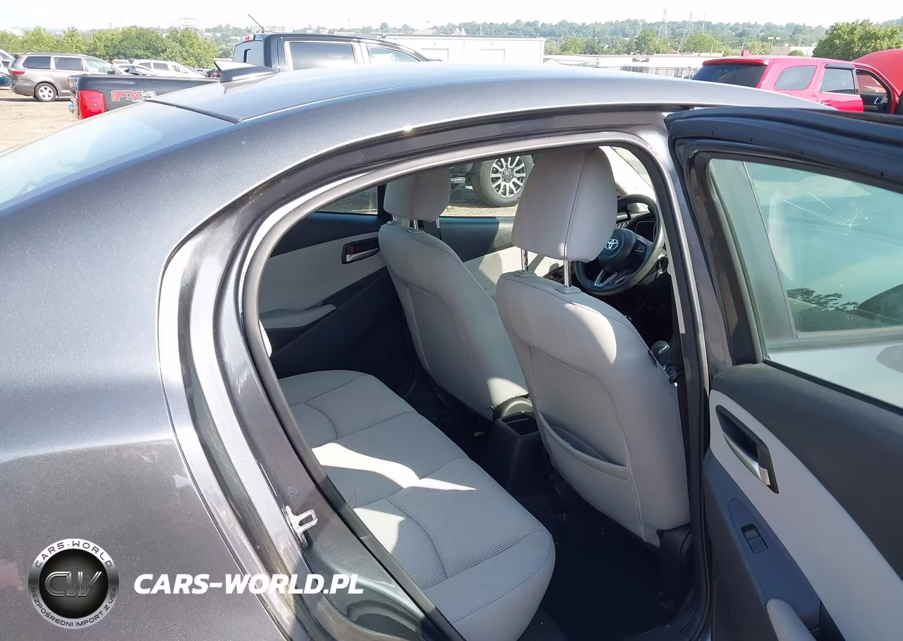 2019 Toyota Yaris Le VIN:3MYDLBYV4KY513198 - 8
