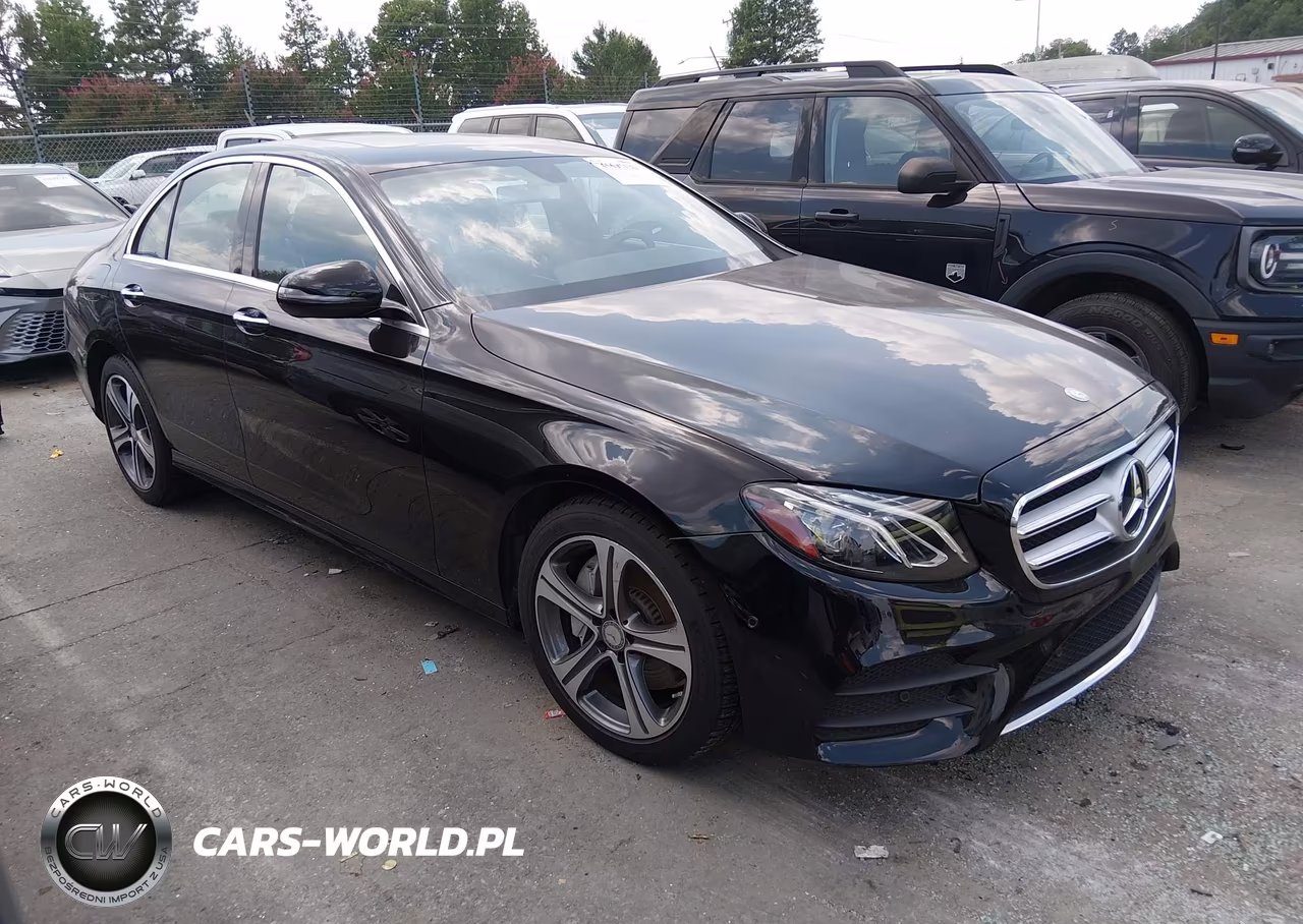 2017 Mercedes-Benz E 300 – zdjęcie 1 z 15
