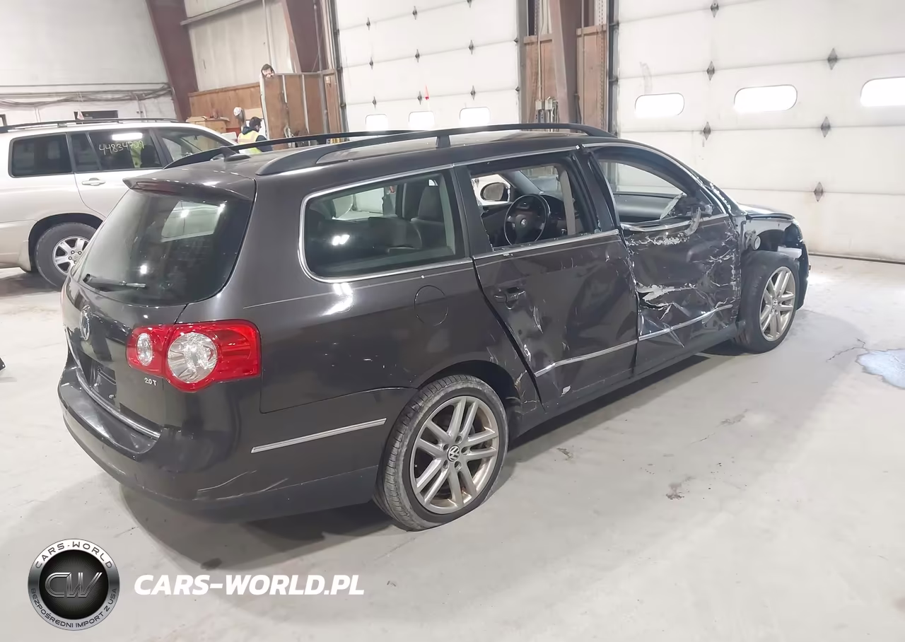 2008 Volkswagen Passat Lux VIN:WVWTK73C28E010517 - 4
