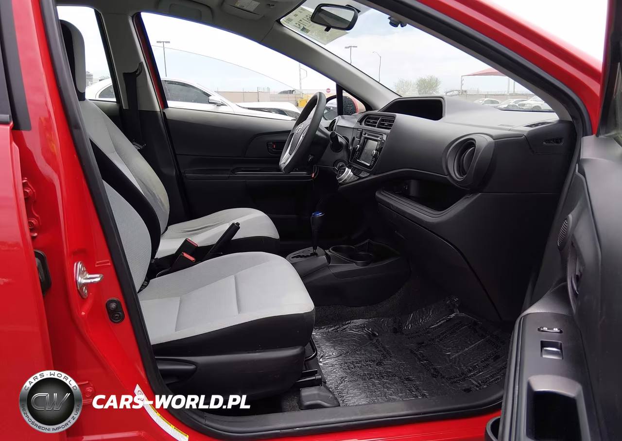 2016 Toyota Prius C One VIN:JTDKDTB30G1134968 - 5
