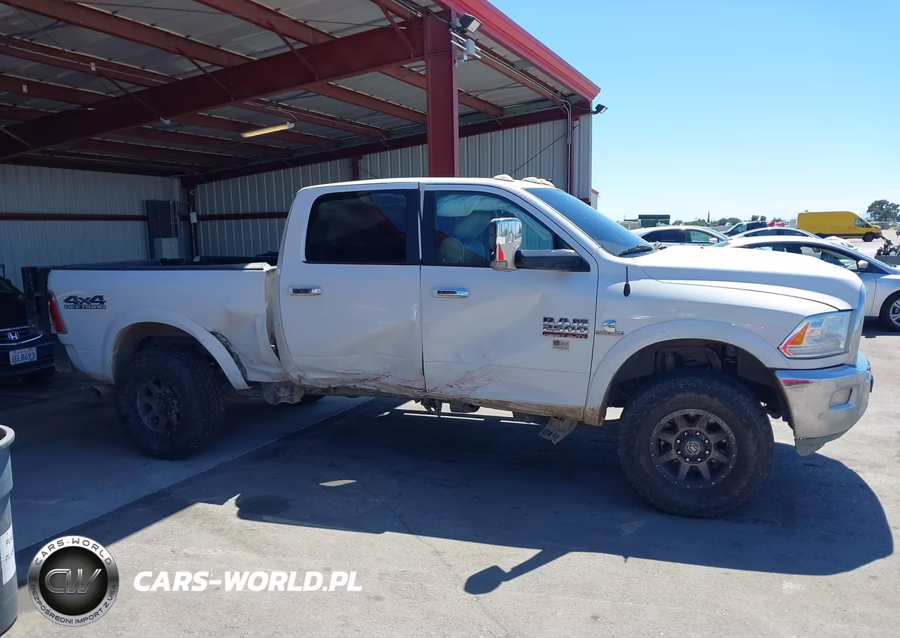 2017 Ram 2500 Laramie 4X4 6'4 Box VIN:3C6UR5FL9HG547689 - 13