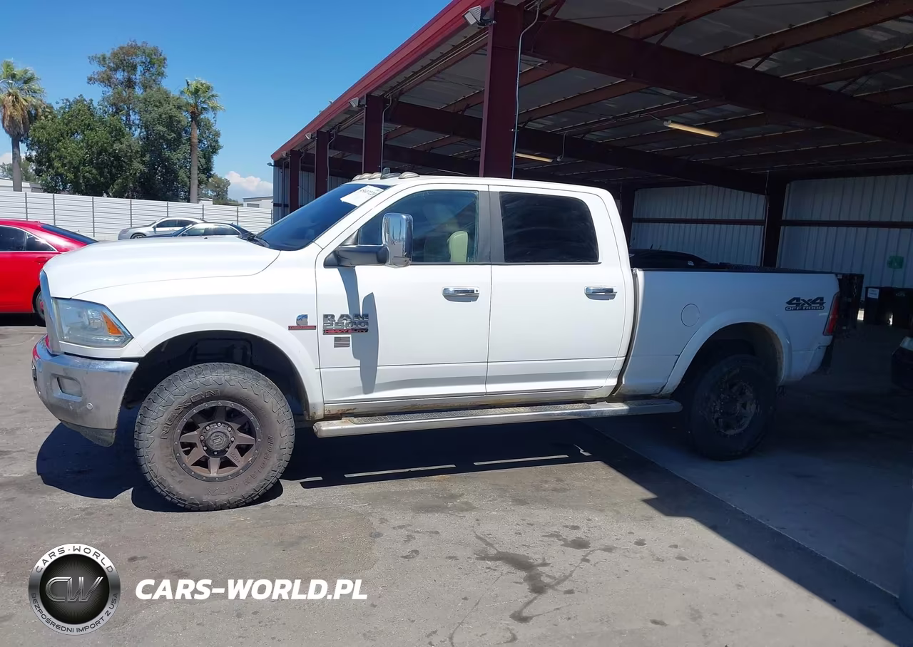 2017 Ram 2500 Laramie 4X4 6'4 Box VIN:3C6UR5FL9HG547689 - 14