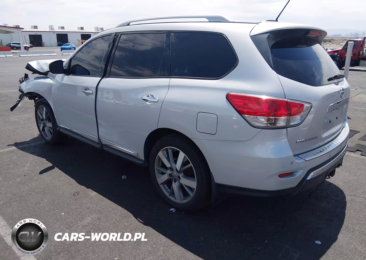 2015 Nissan Pathfinder Platinum VIN:5N1AR2MM7FC622312 - 3