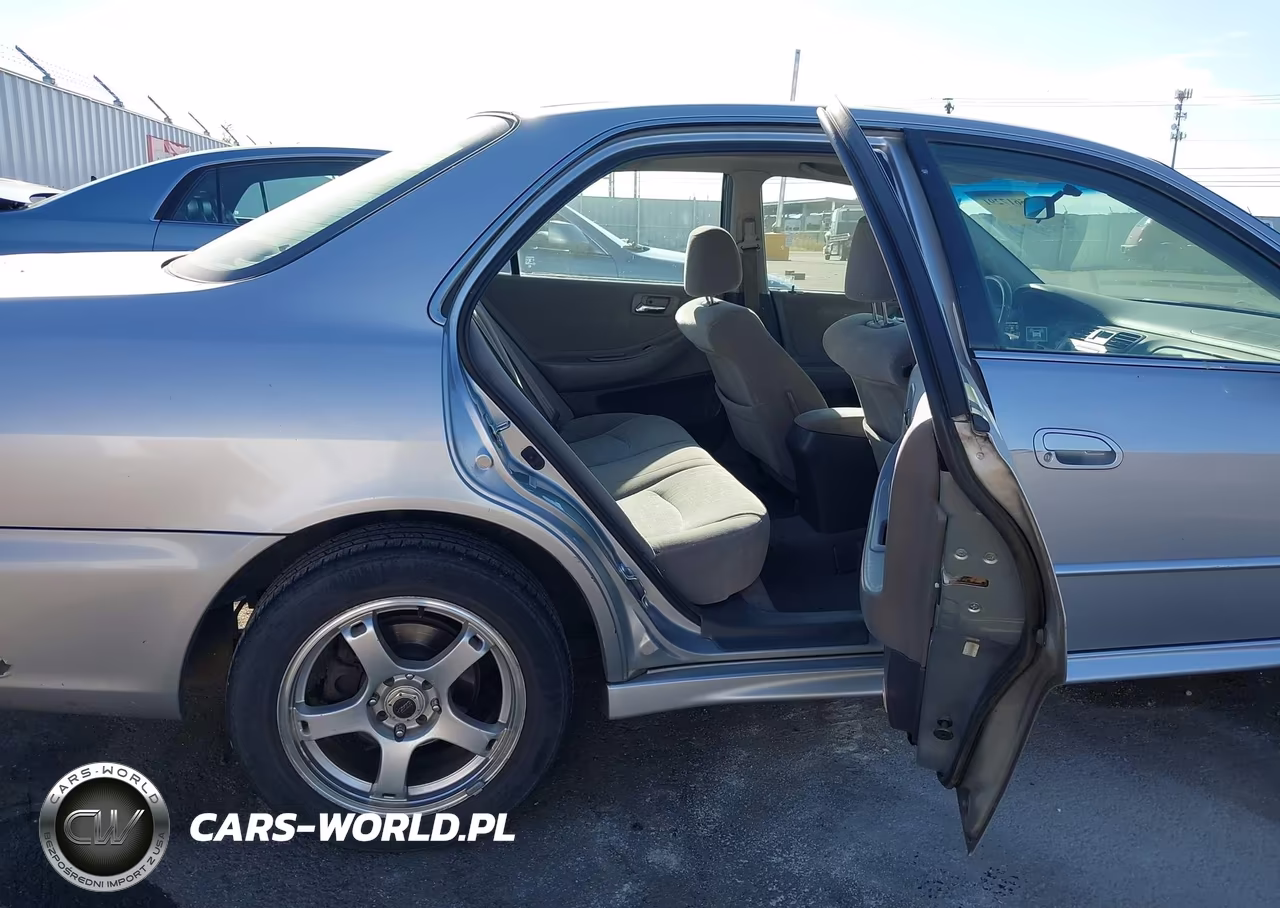 2002 Honda Accord 2.3 Ex VIN:JHMCG56602C035610 - 8