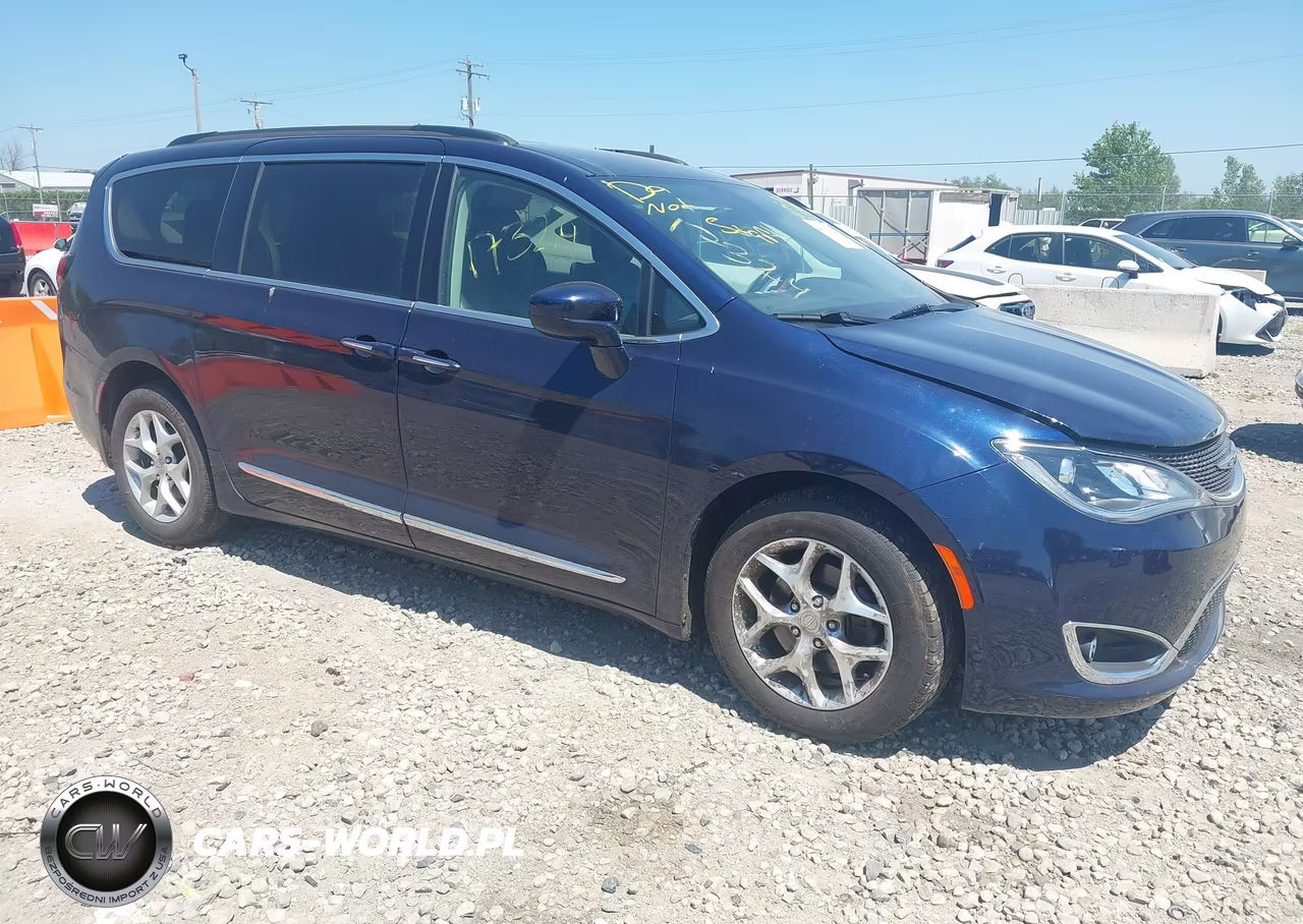 2017 Chrysler Pacifica Touring-L – zdjęcie 1 z 11