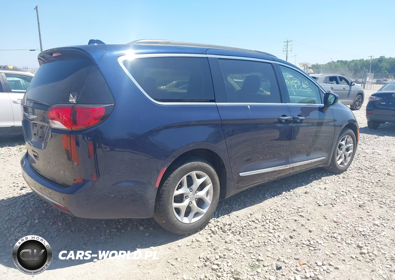 2017 Chrysler Pacifica Touring-L VIN:2C4RC1BG3HR805376 - 4
