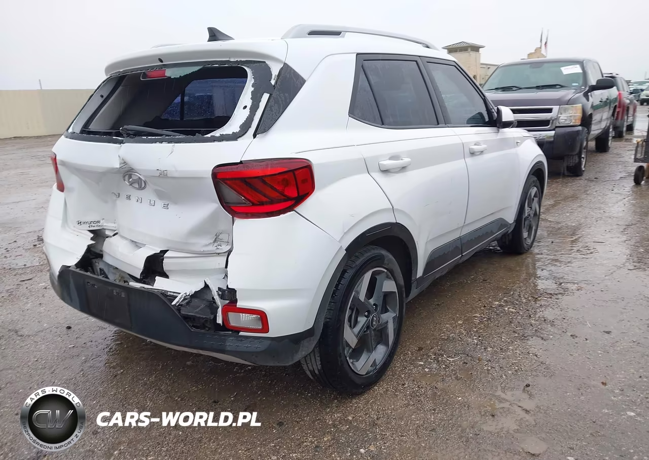 2021 Hyundai Venue Sel VIN:KMHRC8A34MU072657 - 4