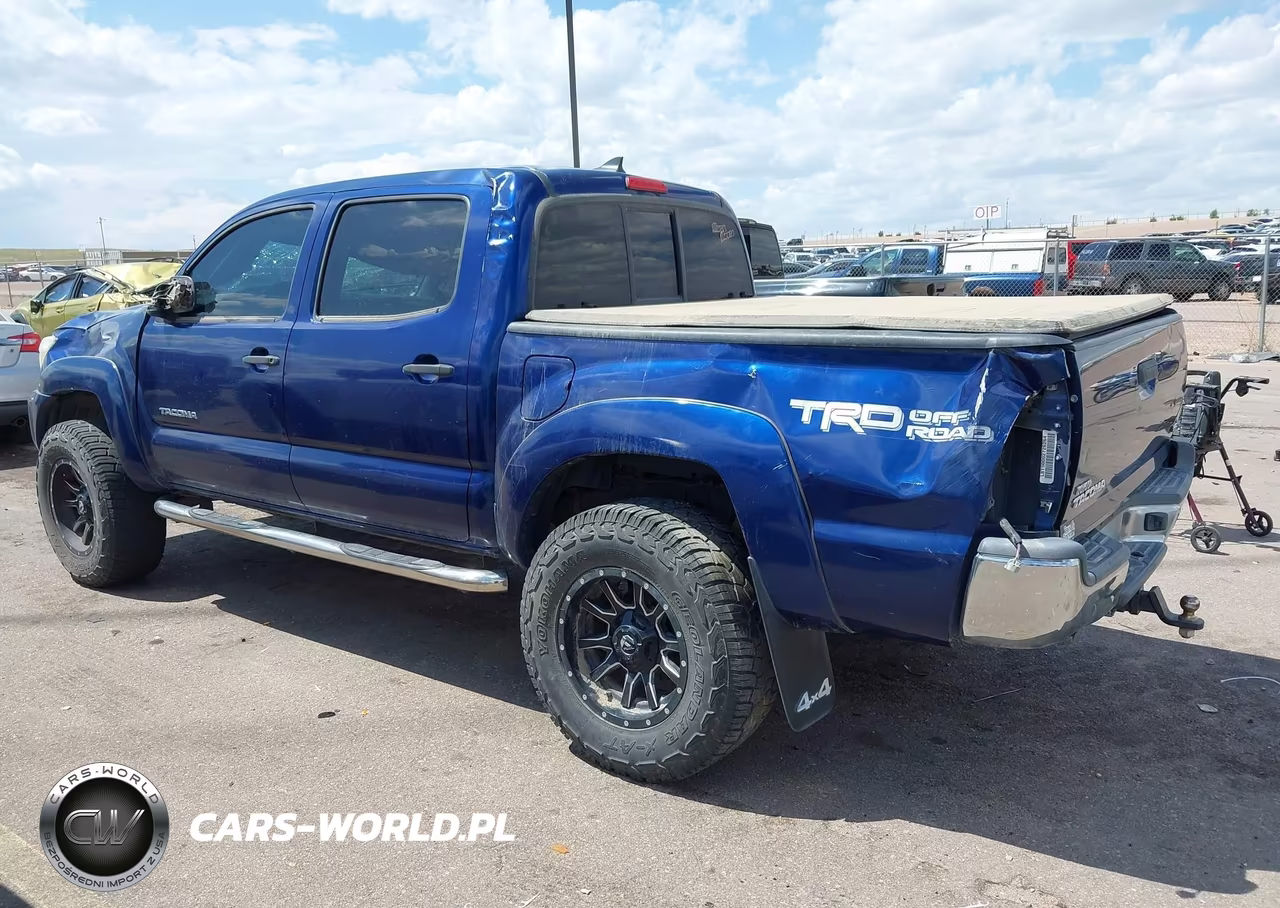 2014 Toyota Tacoma Base V6 VIN:3TMLU4EN3EM156261 - 3