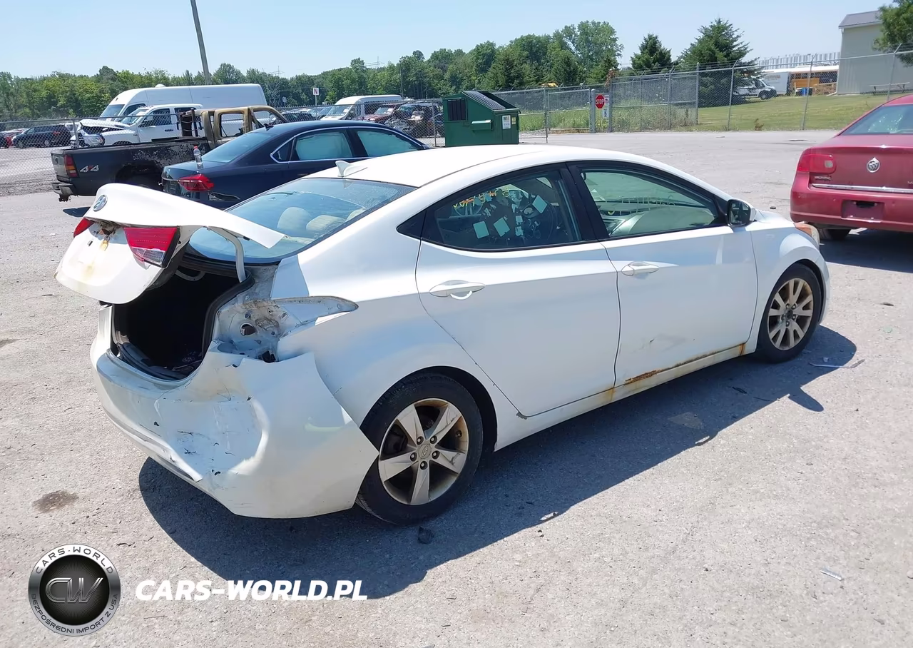 2013 Hyundai Elantra Gls VIN:5NPDH4AE9DH333978 - 4