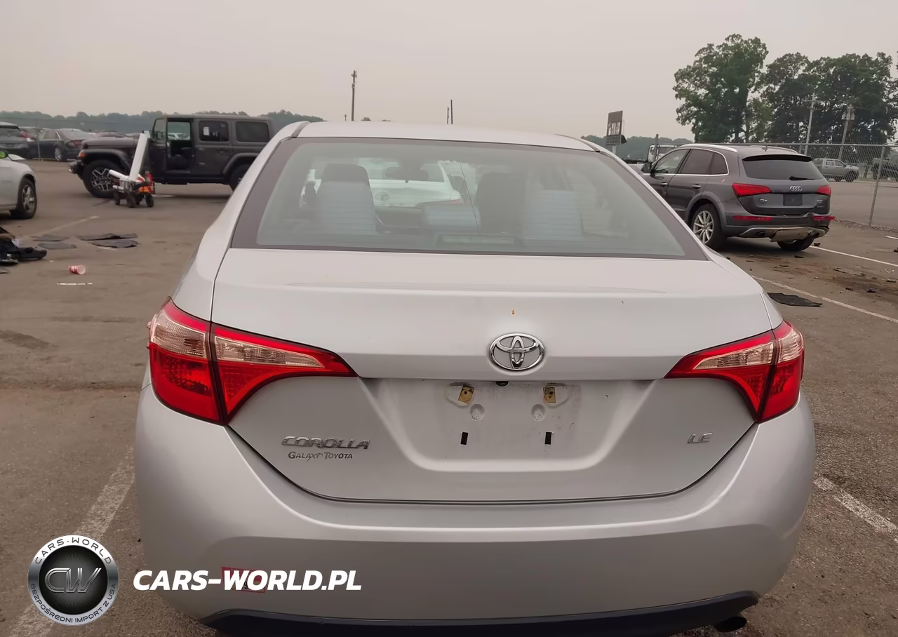 2018 Toyota Corolla Le VIN:2T1BURHE7JC981551 - 14