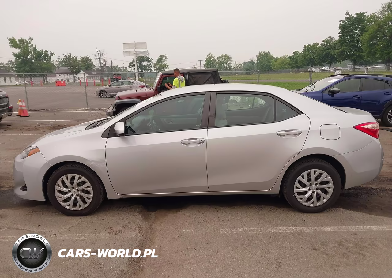 2018 Toyota Corolla Le VIN:2T1BURHE7JC981551 - 15