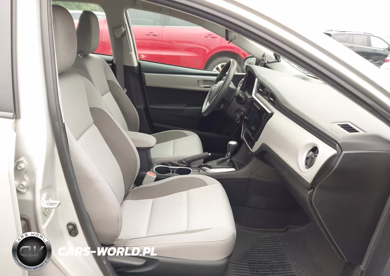 2018 Toyota Corolla Le VIN:2T1BURHE7JC981551 - 5