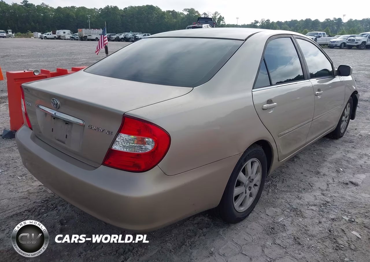 2003 Toyota Camry Xle VIN:4T1BE32KX3U249182 - 4