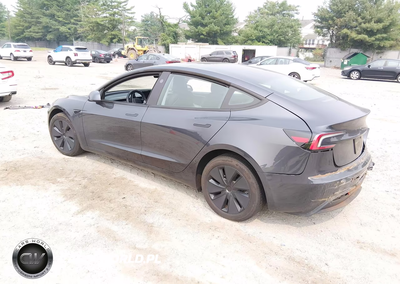 2025 Tesla Model 3 Long Range All-Wheel Drive VIN:5YJ3E1EB0SF910251 - 3