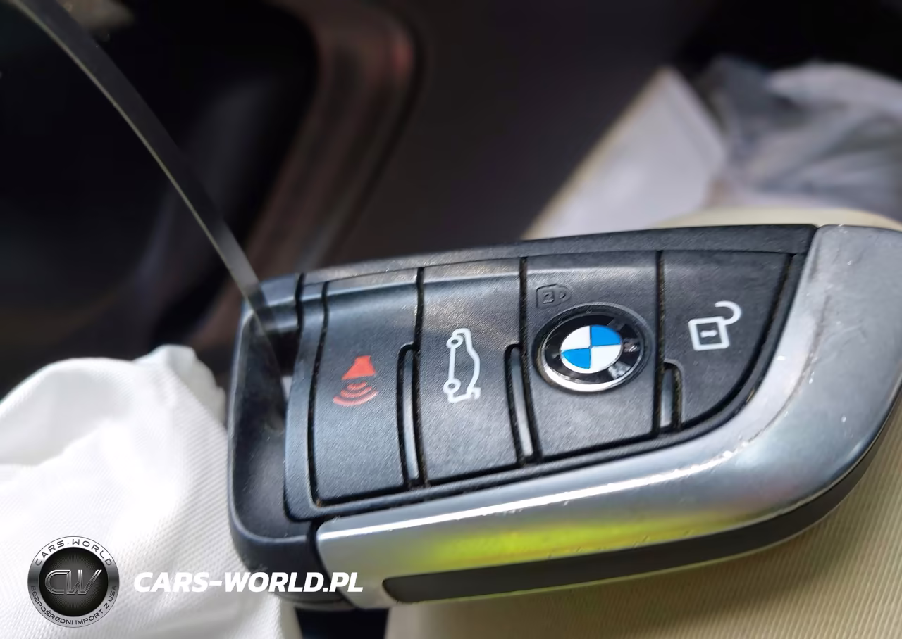 2019 BMW X3 xDrive30I VIN:5UXTR9C52KLE14284 - 11