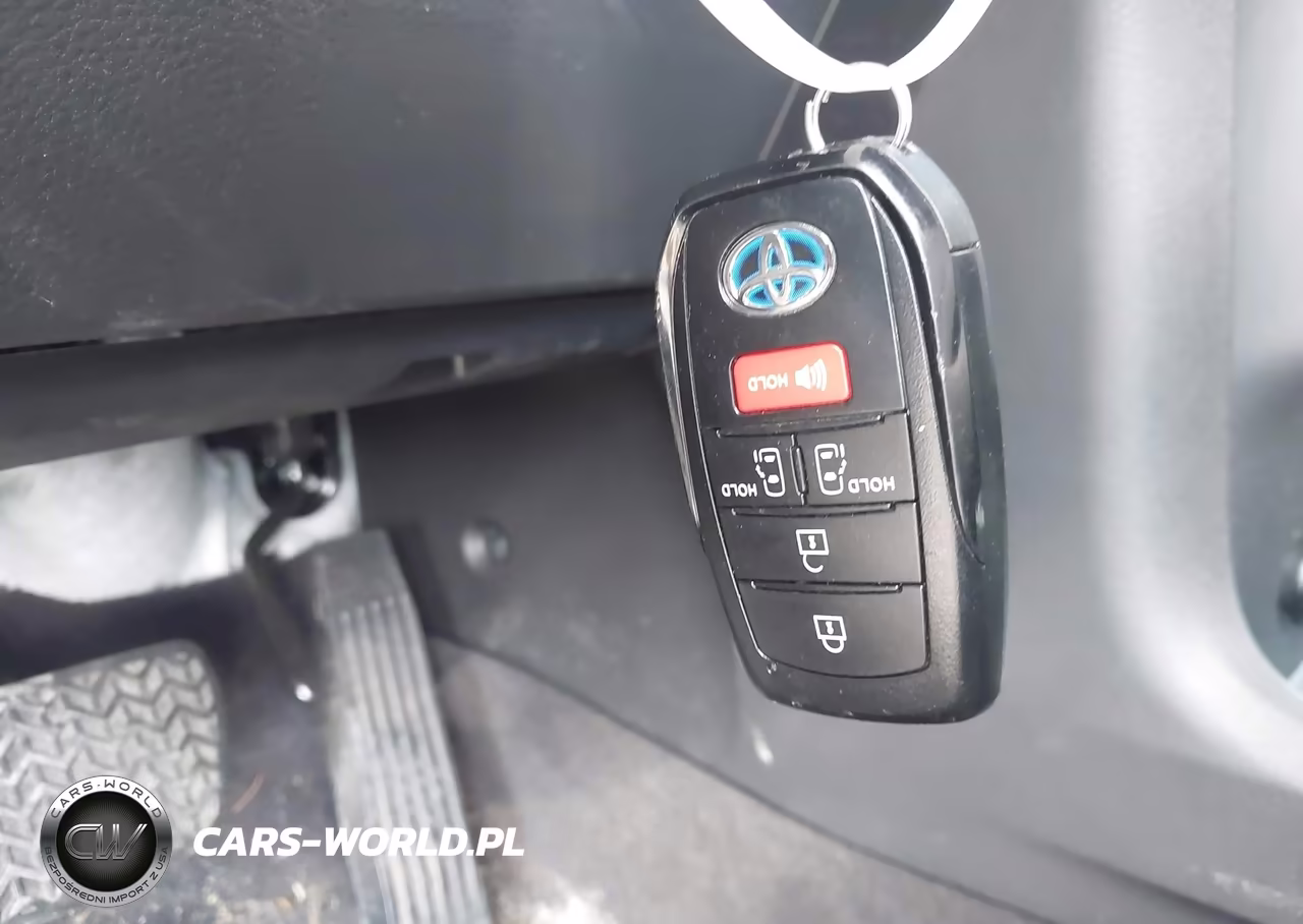 2025 Toyota Sienna Le VIN:5TDBSKFCXSS156899 - 11