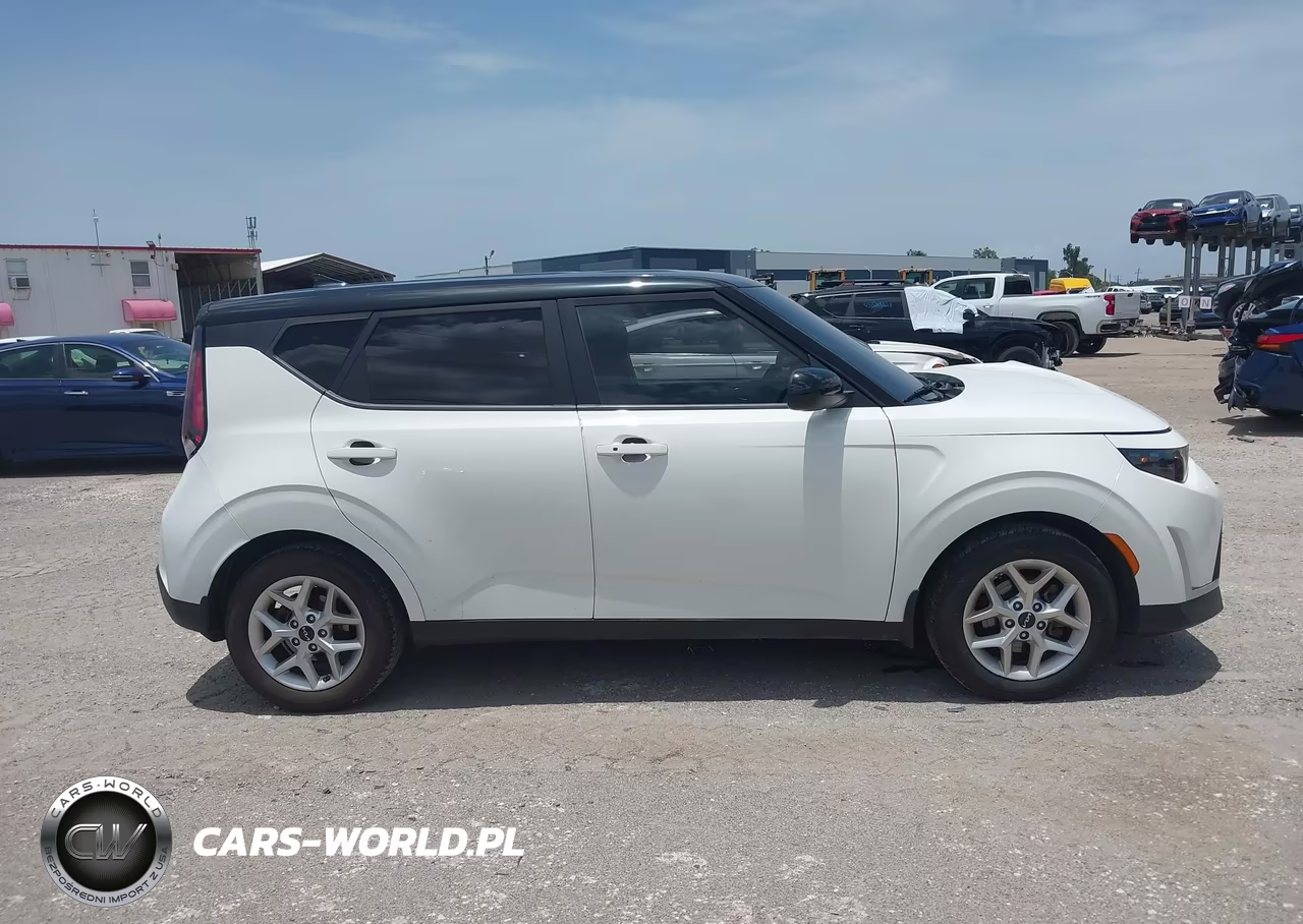 2023 Kia Soul S VIN:KNDJ23AU2P7200073 - 12