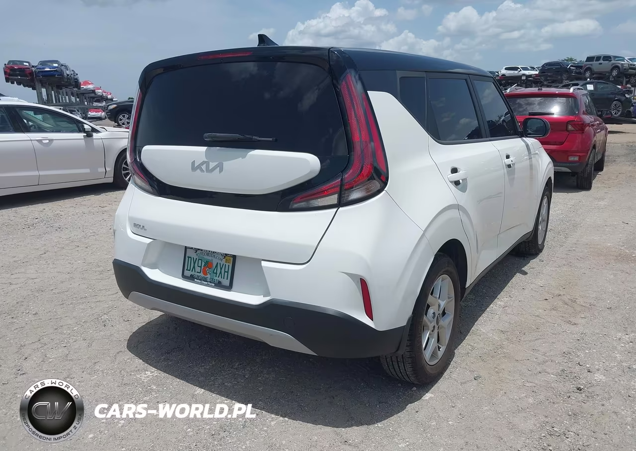 2023 Kia Soul S VIN:KNDJ23AU2P7200073 - 4