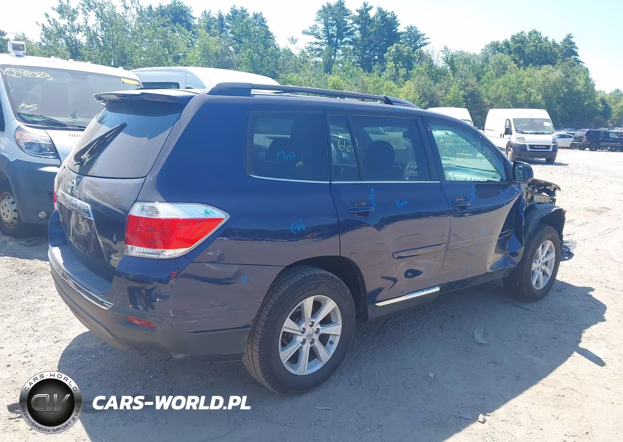 2011 Toyota Highlander Base V6 VIN:5TDBK3EH8BS045206 - 4