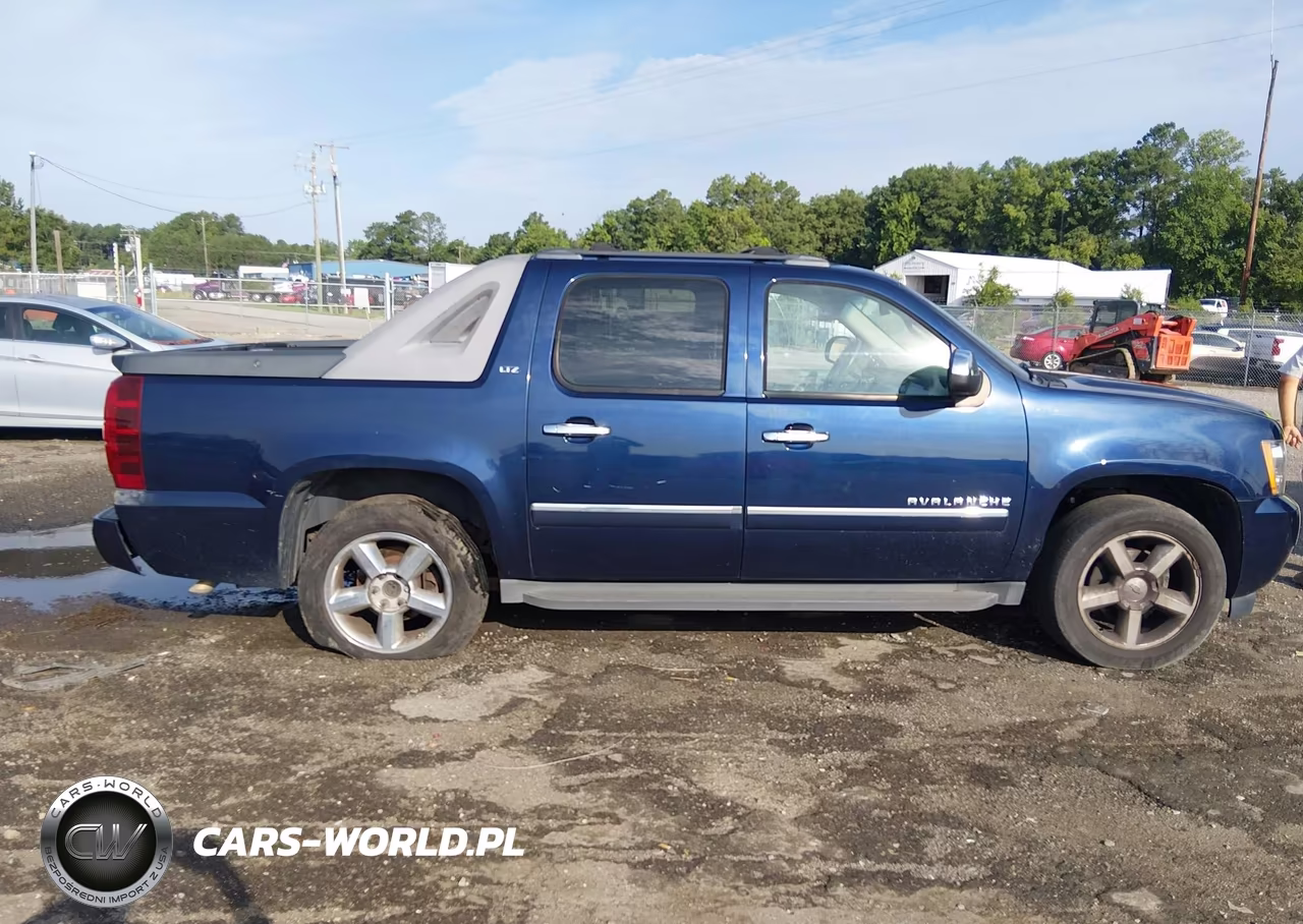 2011 Chevrolet Avalanche 1500 Ltz VIN:3GNTKGE33BG122912 - 13