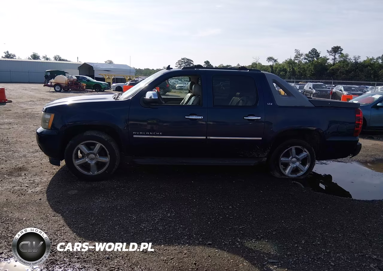 2011 Chevrolet Avalanche 1500 Ltz VIN:3GNTKGE33BG122912 - 14