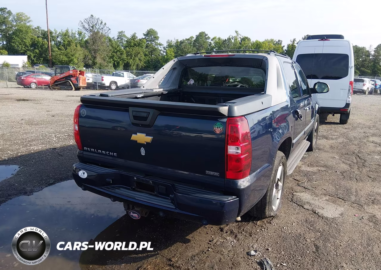 2011 Chevrolet Avalanche 1500 Ltz VIN:3GNTKGE33BG122912 - 4