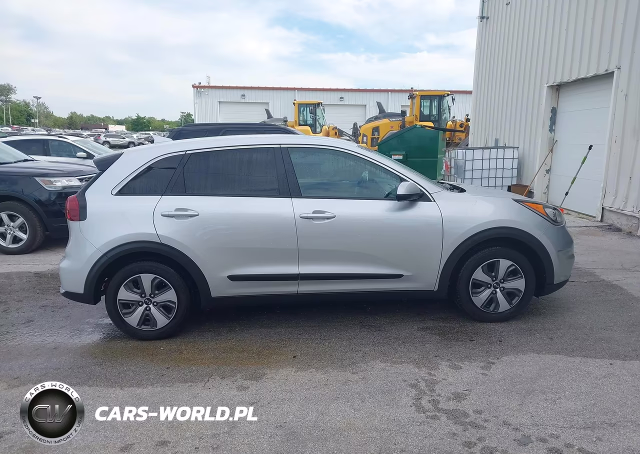 2018 Kia Niro Fe VIN:KNDCB3LC5J5147482 - 13