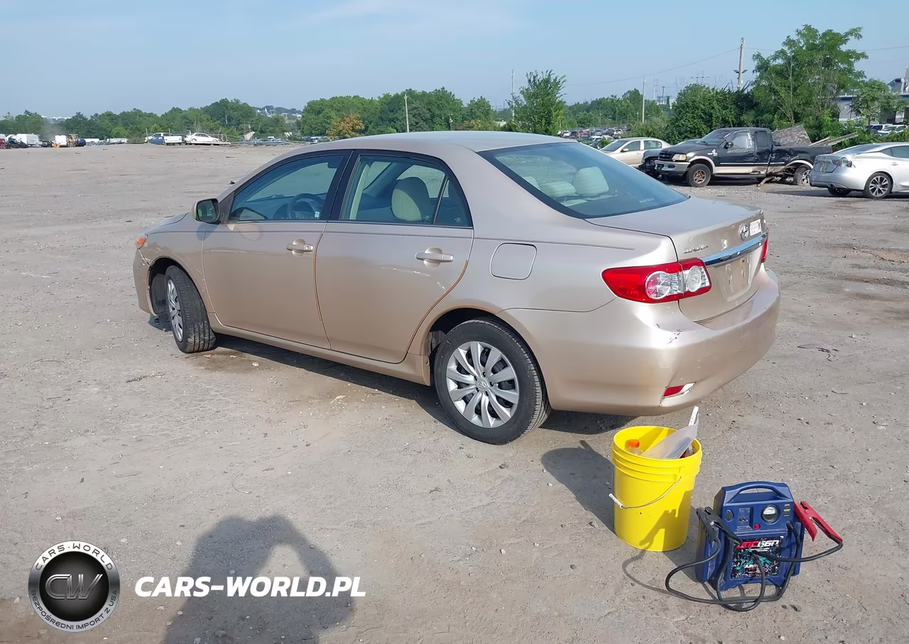 2013 Toyota Corolla Le VIN:2T1BU4EE4DC992681 - 3