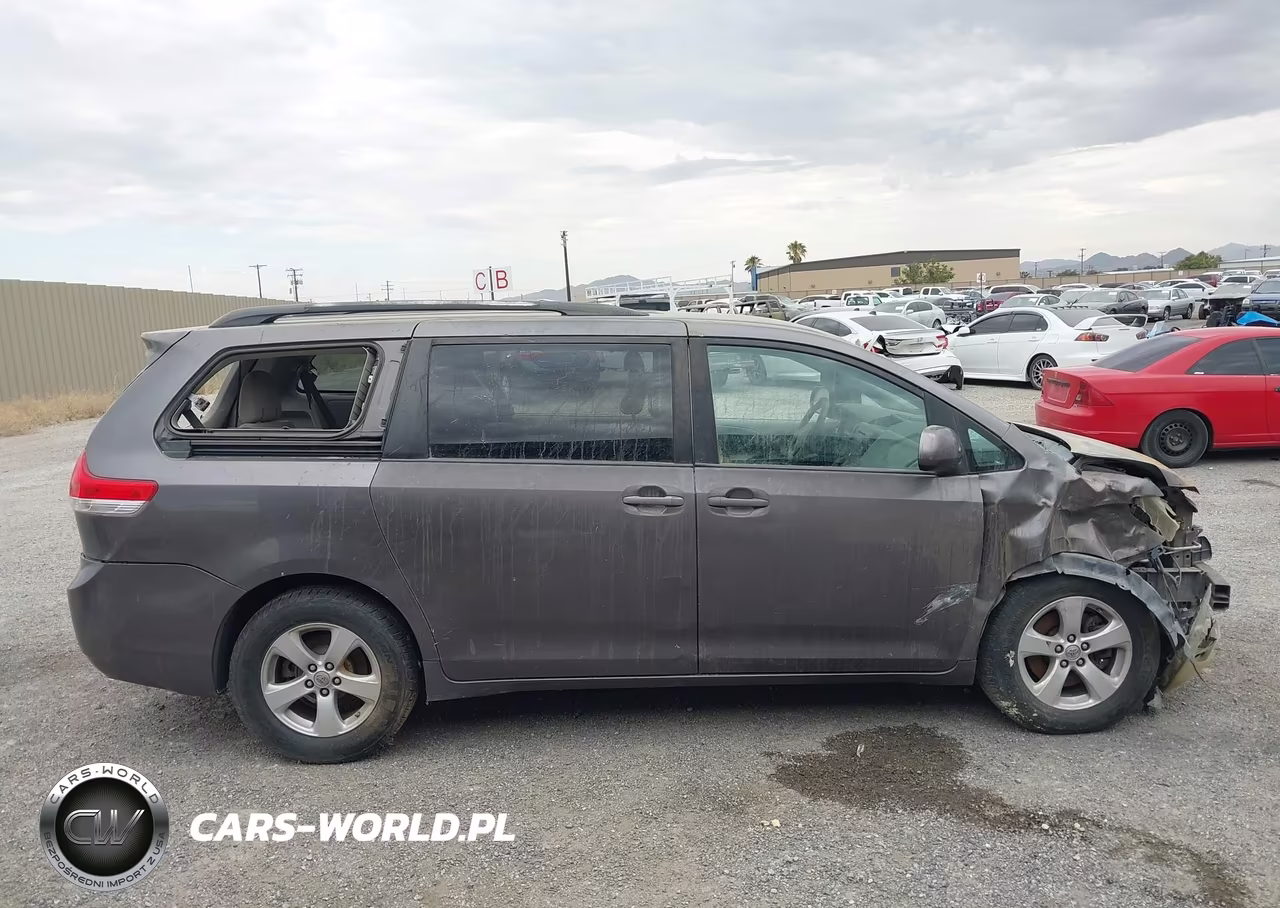2013 Toyota Sienna Le V6 8 Passenger VIN:5TDKK3DCXDS377981 - 13