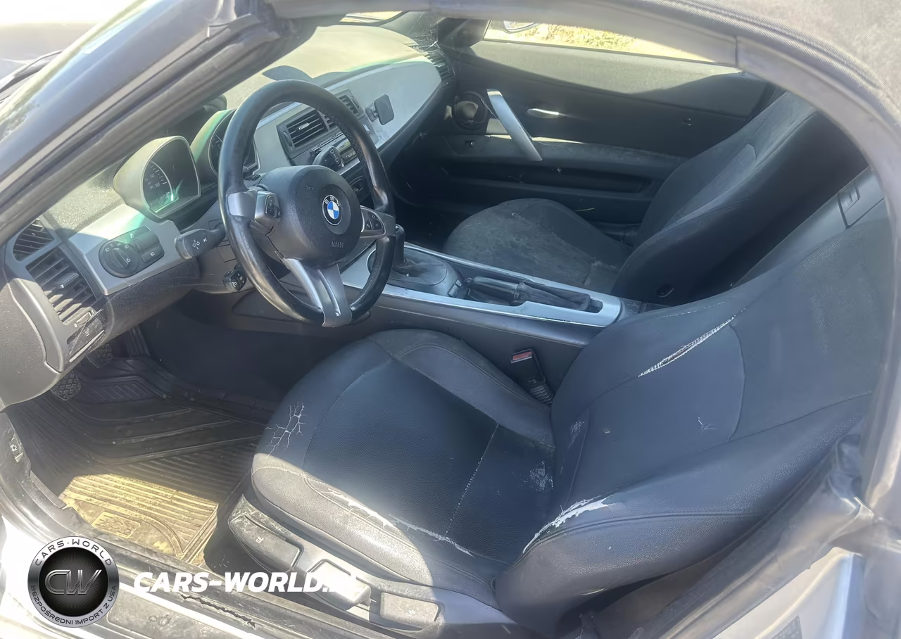 2005 BMW Z4 2.5I VIN:4USBT33525LR71333 - 4