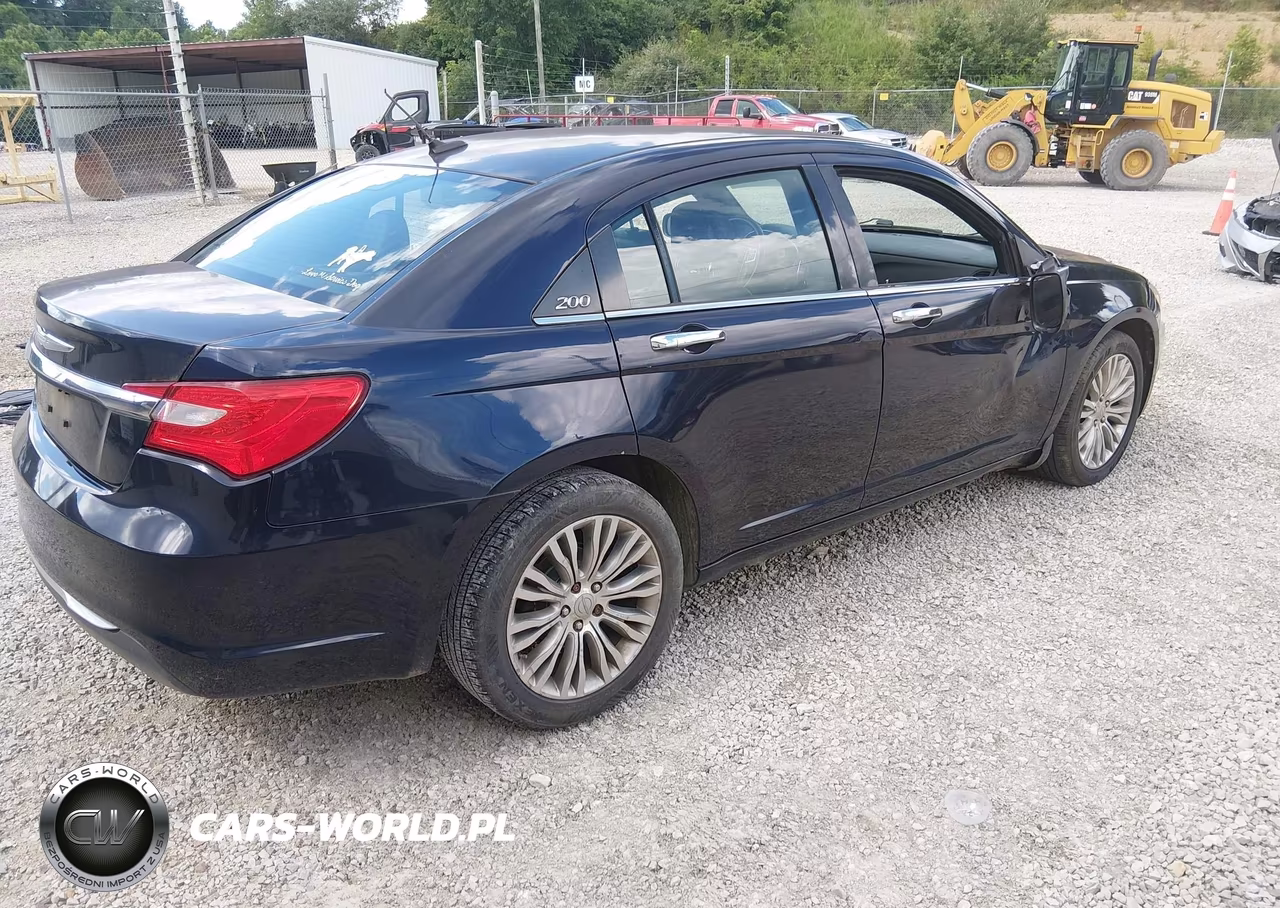 2012 Chrysler 200 Limited VIN:1C3CCBCG0CN326773 - 4