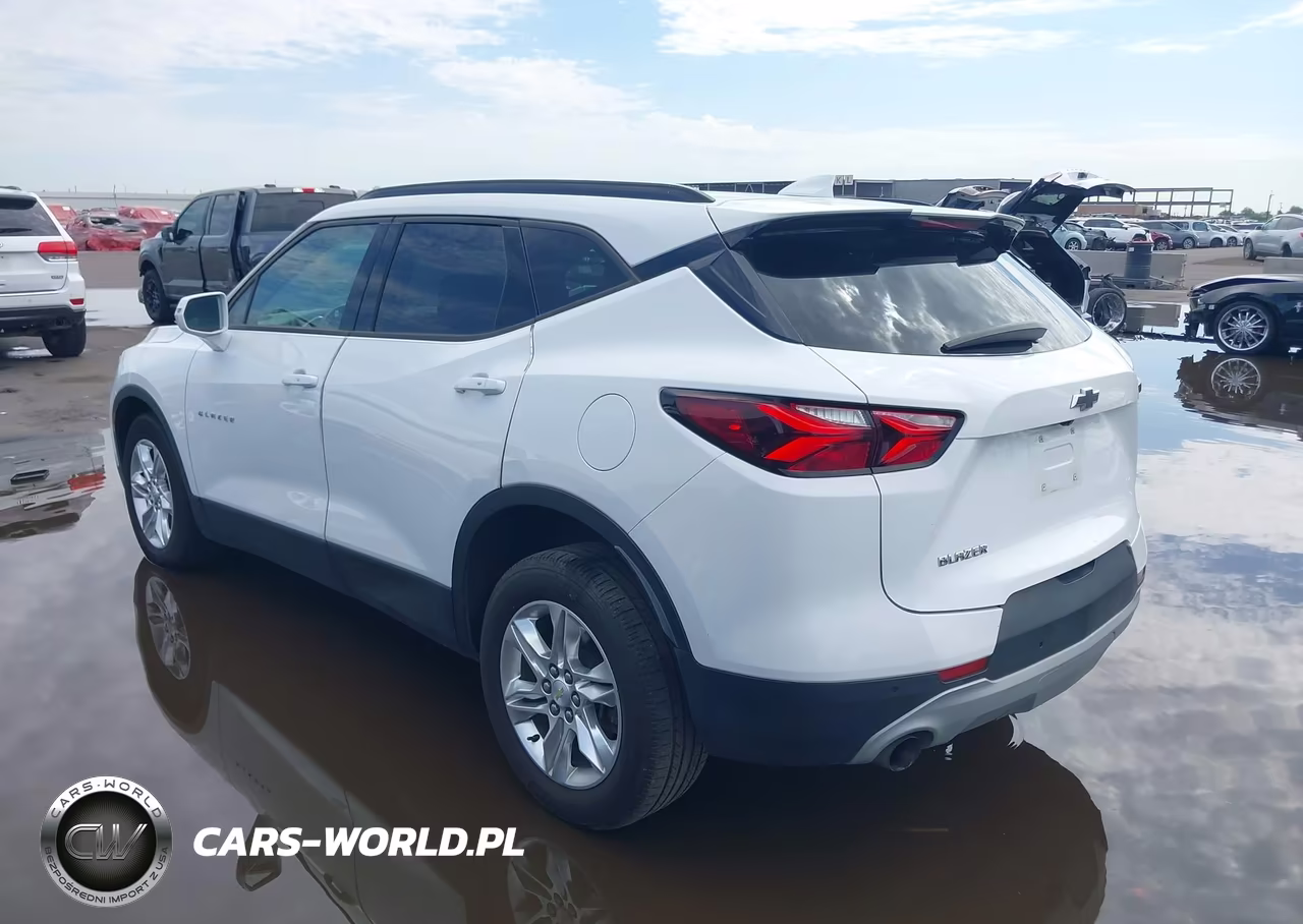 2019 Chevrolet Blazer VIN:3GNKBBRAXKS693737 - 3