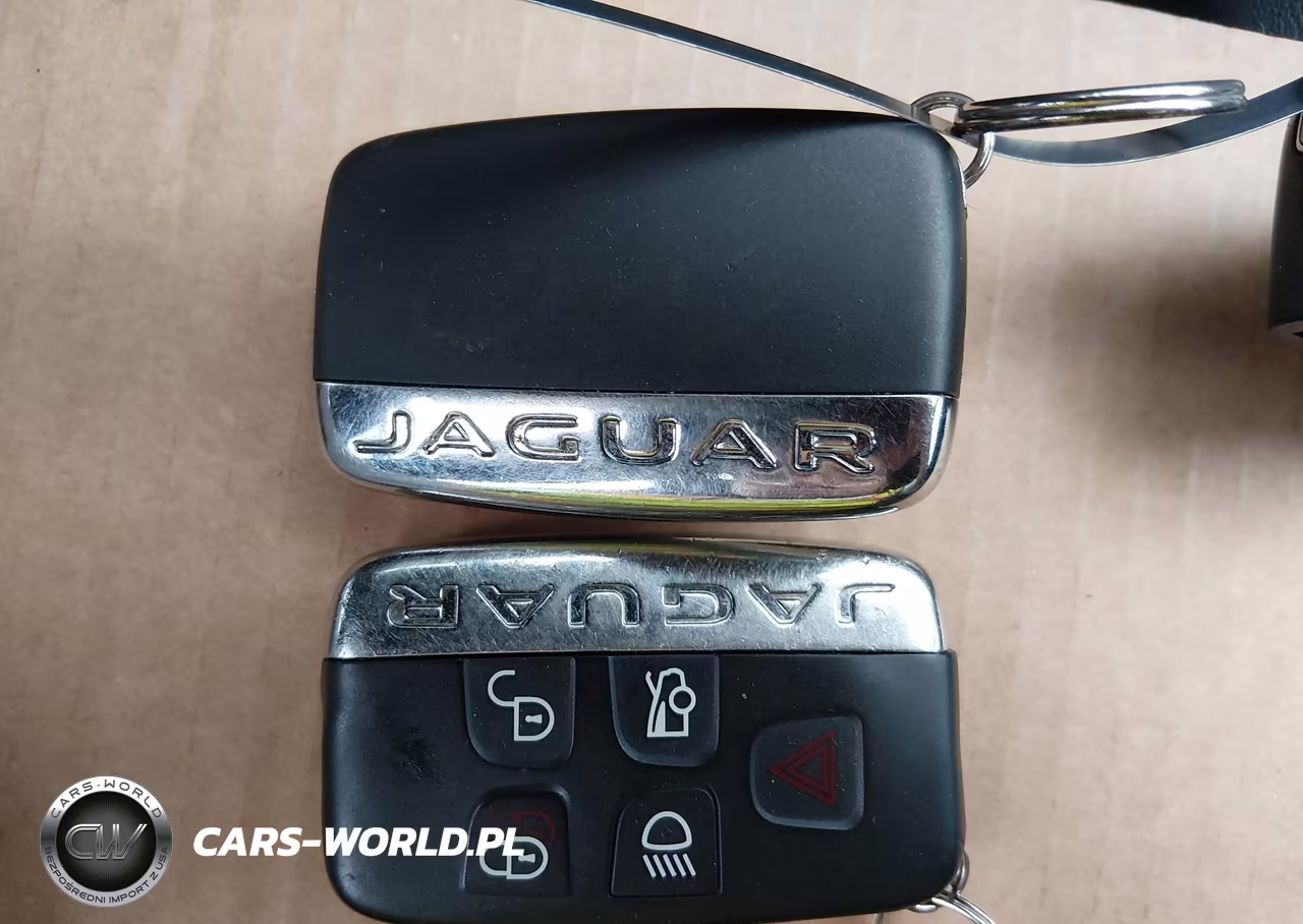 2015 Jaguar Xf 5.0L Supercharged VIN:SAJWA0HP3FMU75217 - 11