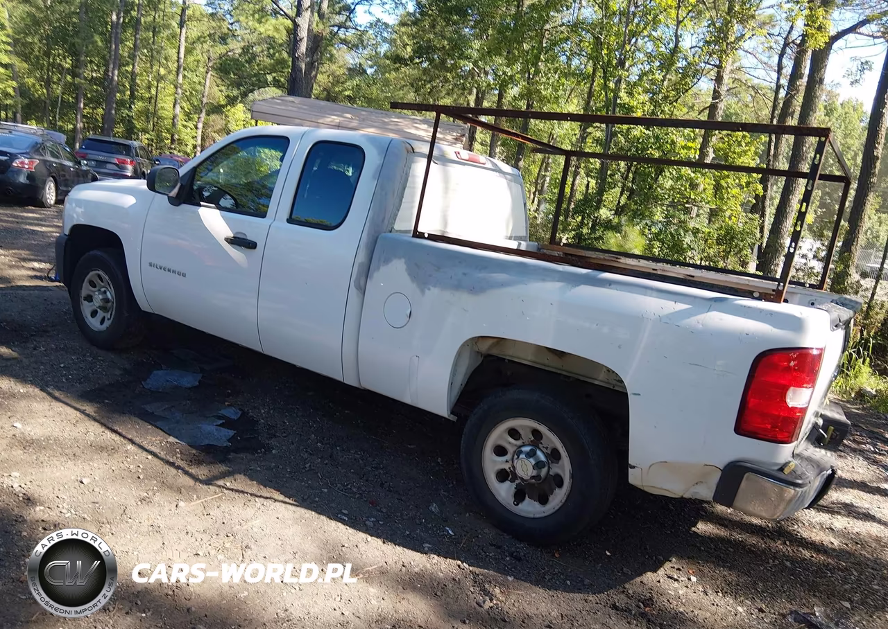 2011 Chevrolet Silverado 1500 Work Truck VIN:1GCRCPEX3BZ448552 - 3