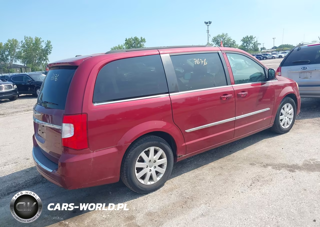 2013 Chrysler Town & Country Touring VIN:2C4RC1BG2DR558734 - 4